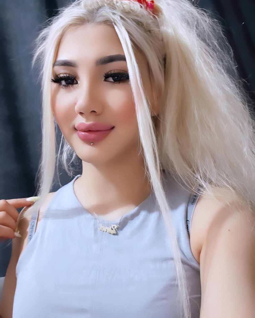 Rose Female,5'3 or under(160cm),Blonde,Vietnamese,Groups/Paties